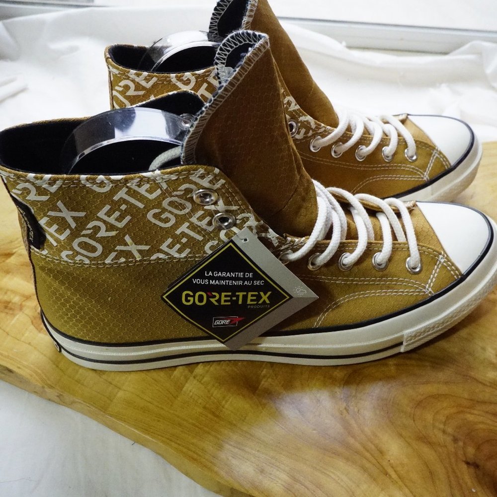 Chuck Taylor Gold Gore Tex Hi Top NEW m10 w12